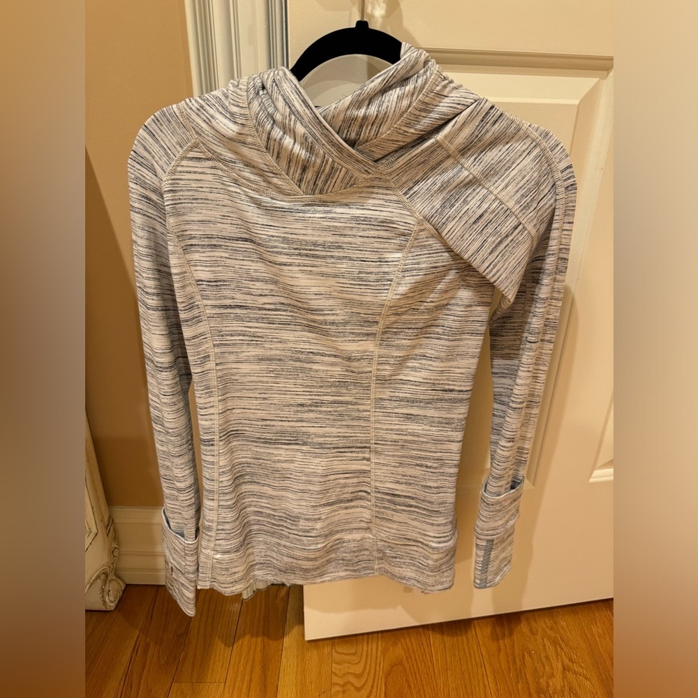 Lululemon Think Fast hoodie NWT​ - Picture 4 of 5